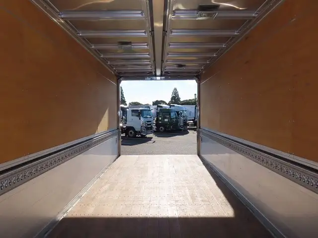 日野 レンジャー 中型/増トン ウイング エアサス ベッドの中古トラック画像6