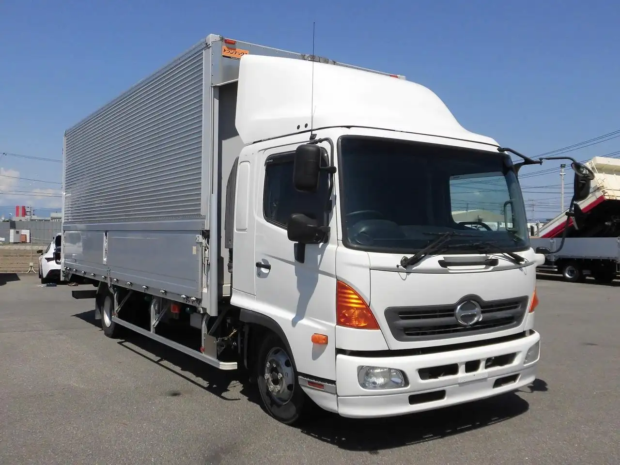 日野 レンジャー 中型/増トン ウイング エアサス ベッドの中古トラック画像2