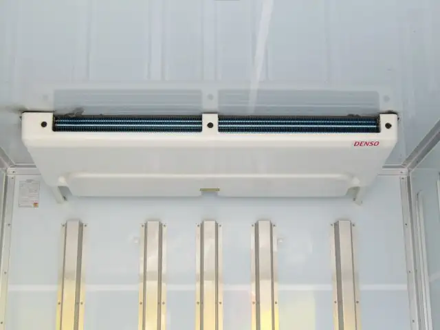 トヨタ ダイナ 小型 冷凍冷蔵 低温 床ステンの中古トラック画像6