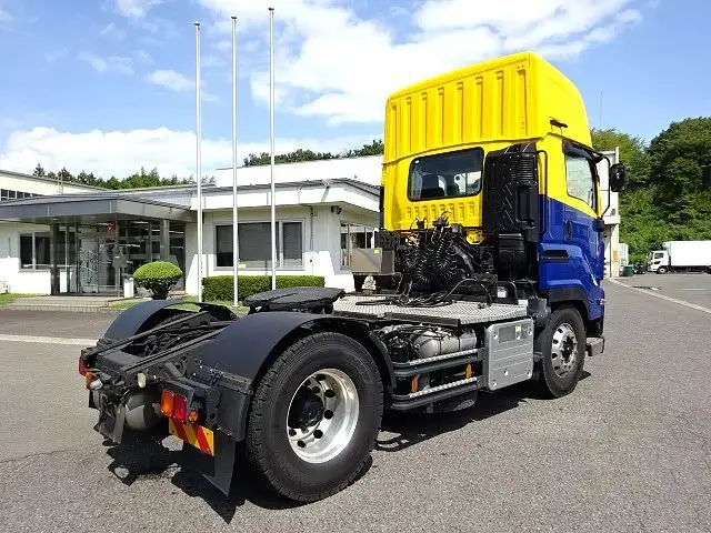 いすゞ ギガ 大型 トラクター ハイルーフ 1デフの中古トラック画像2
