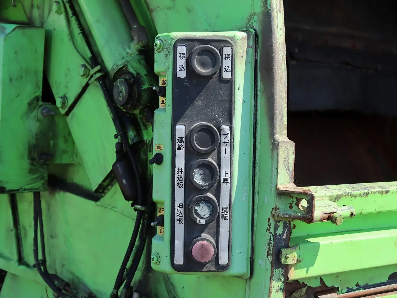 いすゞ フォワード 中型/増トン パッカー車 プレス式 PB-FRR35D3Sの中古トラック画像9