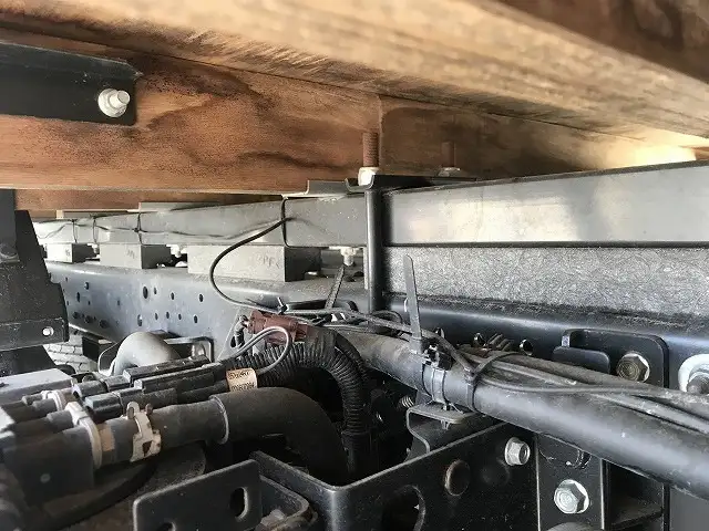 いすゞ エルフ 小型 平ボディ 2RG-NMR88R R4の中古トラック画像18