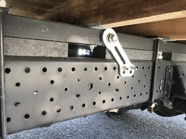 いすゞ エルフ 小型 平ボディ 2RG-NMR88R R4の中古トラック画像像17
