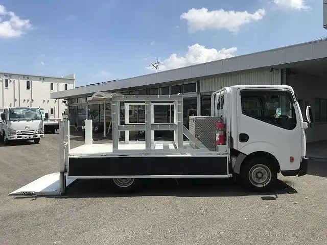 日産 アトラス 小型 平ボディ パワーゲート 床鉄板の中古トラック画像5