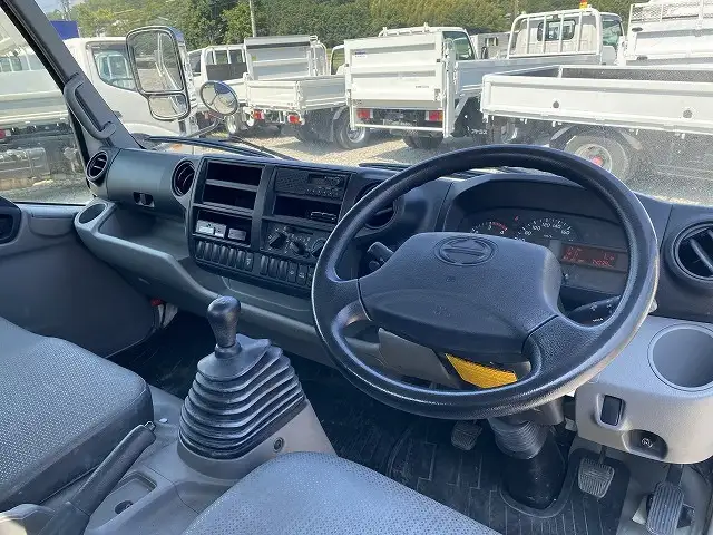 日野 デュトロ 小型 平ボディ パワーゲート SKG-XZU710Mの中古トラック画像11