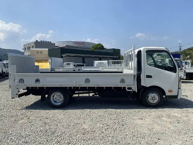 日野 デュトロ 小型 平ボディ パワーゲート SKG-XZU710Mの中古トラック画像2