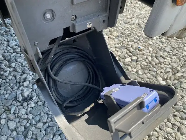 日野 デュトロ 小型 平ボディ パワーゲート SKG-XZU710Mの中古トラック画像9