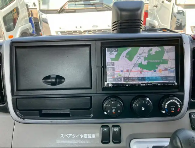 三菱 キャンター 小型 平ボディ パワーゲート 床鉄板の中古トラック画像13