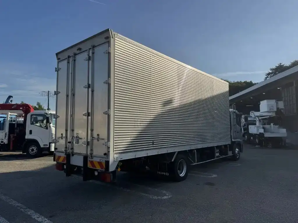 日野 レンジャー 中型/増トン アルミバン センターローラー ベッドの中古トラック画像3