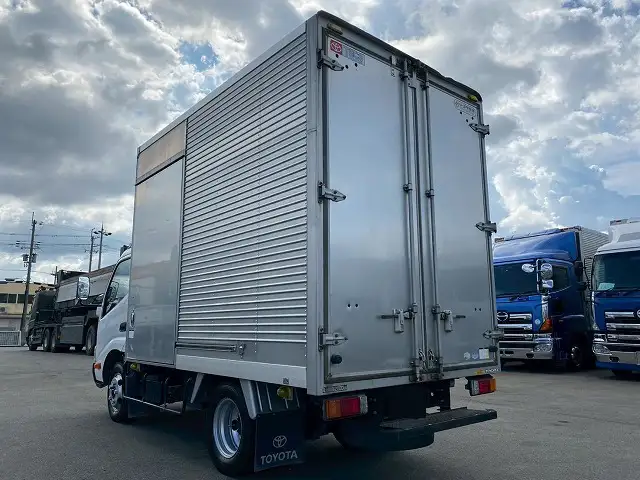 トヨタ トヨエース 小型 アルミバン サイドドア TKG-XZC605の中古トラック画像4
