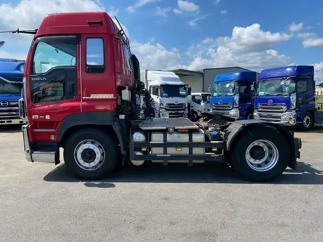 いすゞ ギガ 大型 トラクター ハイルーフ 1デフの中古トラック画像5