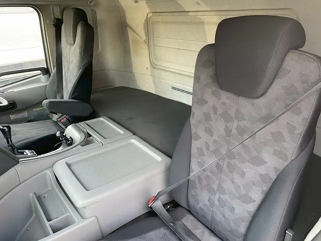 日産UD クオン 大型 ウイング エアサス ベッドの中古トラック画像13