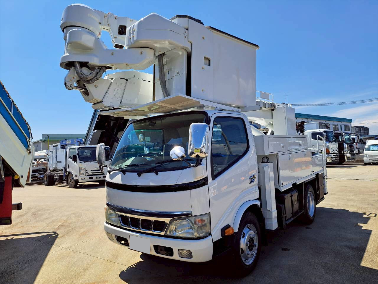 トヨタ ダイナ 小型 高所・建柱車 高所作業車