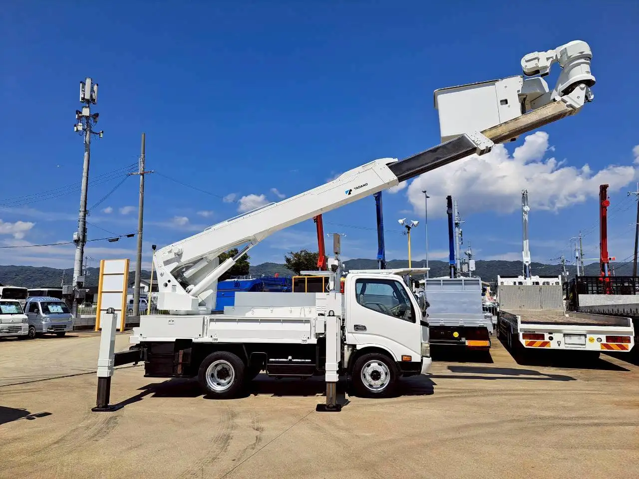 トヨタ ダイナ 小型 高所・建柱車 高所作業車 BDG-XZU354Hの中古トラック画像2