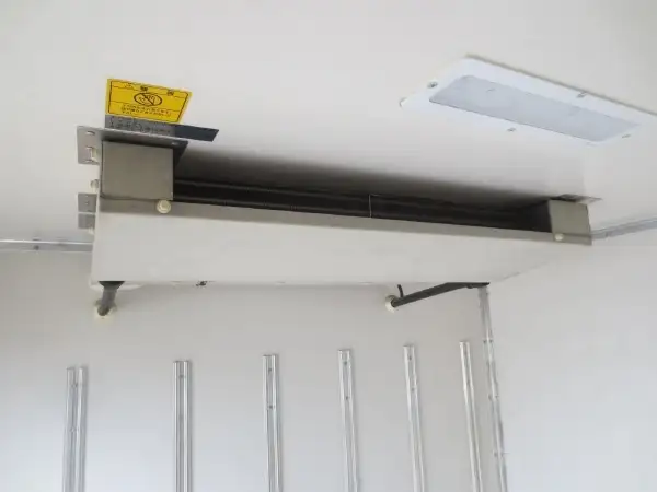 日野 デュトロ 小型 冷凍冷蔵 中温 床ステンの中古トラック画像10