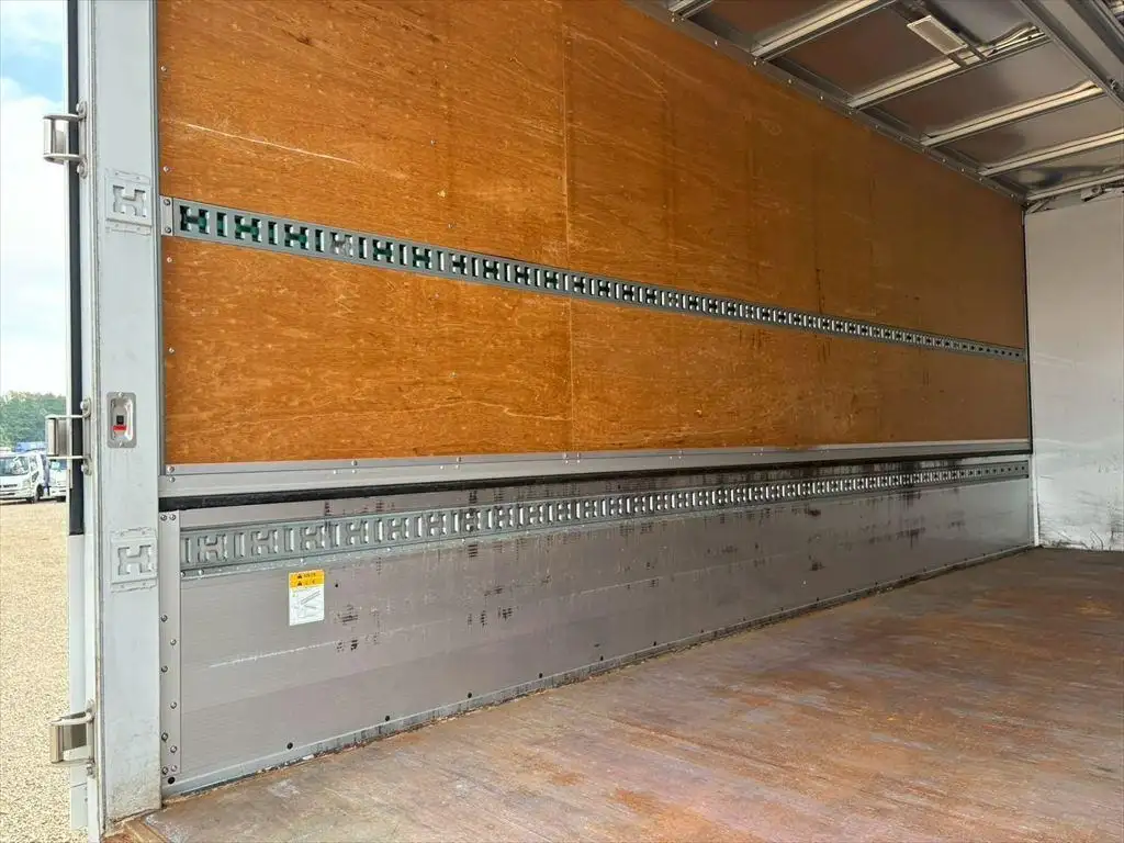 三菱 ファイター 中型/増トン ウイング 床鉄板 ベッドの中古トラック画像8