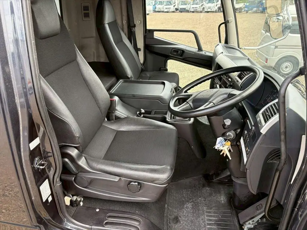 三菱 ファイター 中型/増トン ウイング 床鉄板 ベッドの中古トラック画像12