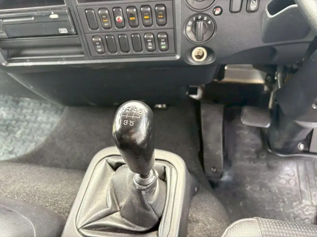 三菱 ファイター 中型/増トン ウイング 床鉄板 ベッドの中古トラック画像13