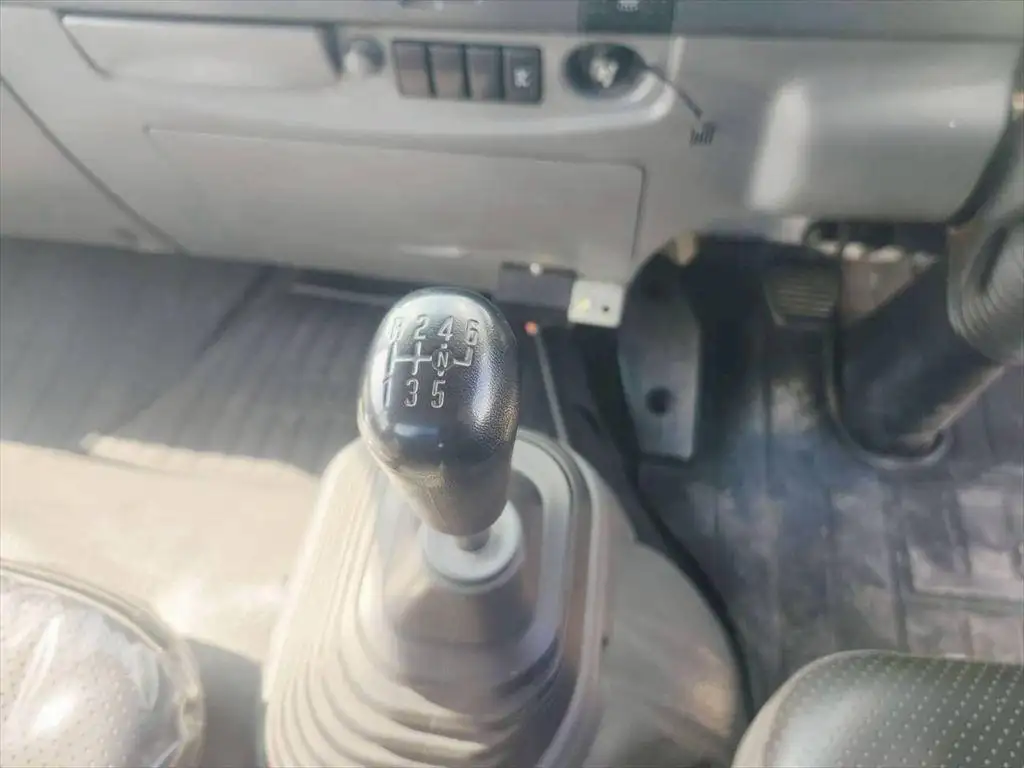 いすゞ フォワード 中型/増トン クレーン付 4段 ラジコンの中古トラック画像15