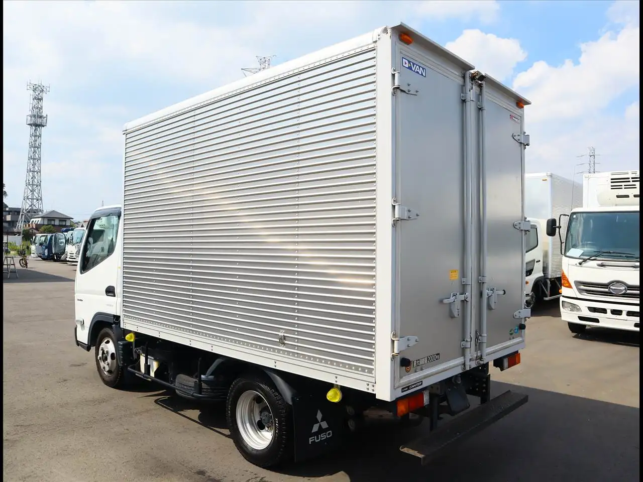 三菱 キャンター 小型 アルミバン 2RG-FBA20 R4の中古トラック画像4