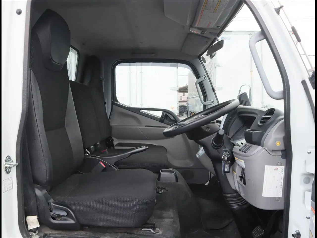 日産 アトラス 小型 平ボディ 2RG-FBA2W R2の中古トラック画像11