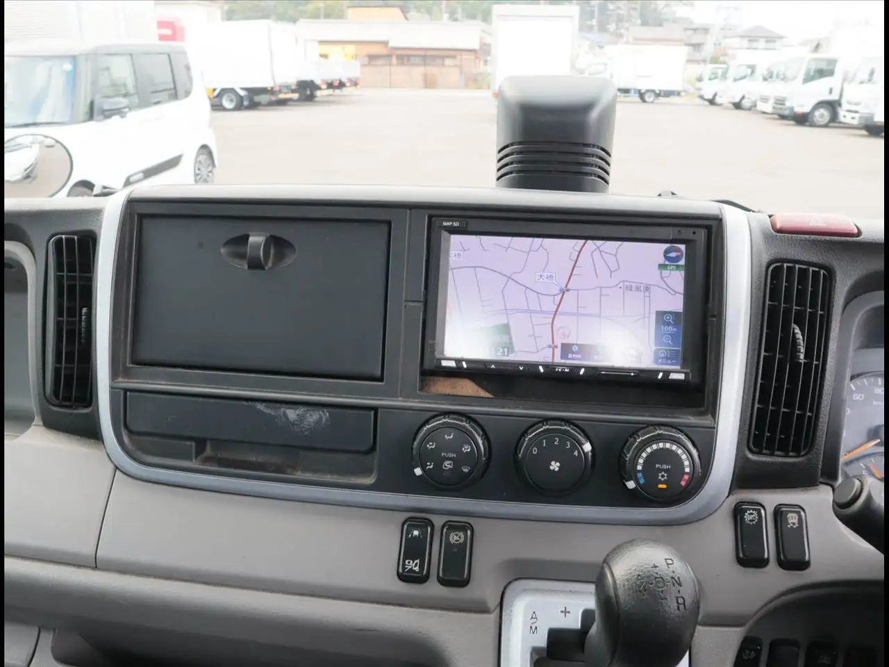 日産 アトラス 小型 平ボディ 2RG-FBA2W R2の中古トラック画像14