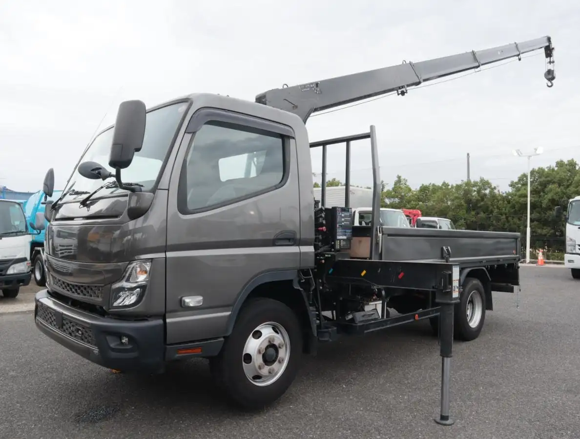 三菱 キャンター 小型 クレーン付 4段 ラジコン の中古トラック【車両No.196737】