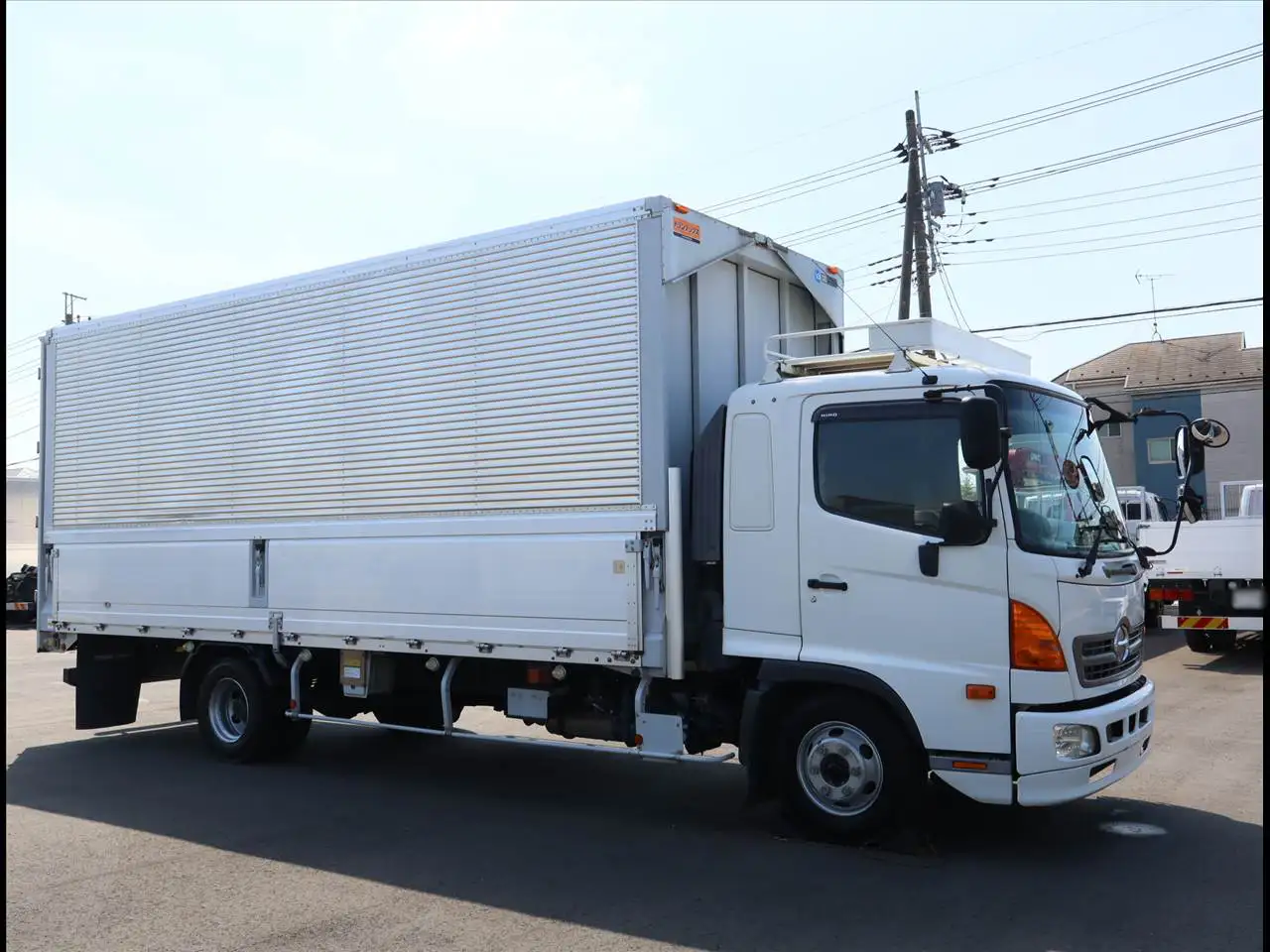 日野 レンジャー 中型/増トン ウイング ベッド TKG-FD9JLAAの中古トラック画像2