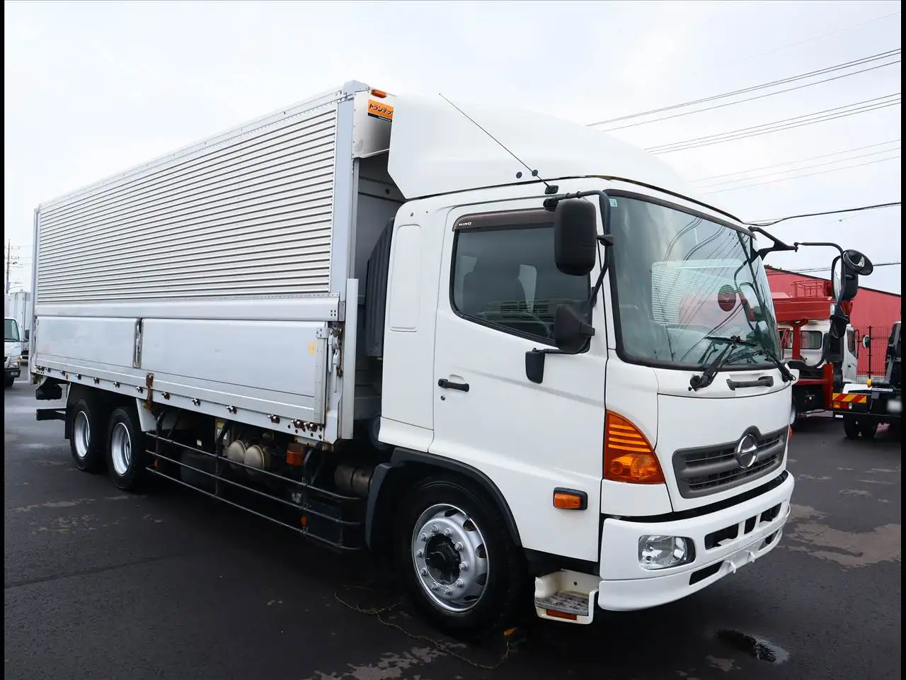 日野 レンジャー 中型/増トン ウイング パワーゲート ベッドの中古トラック画像2