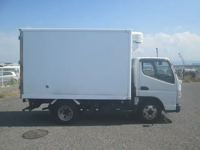 三菱 キャンター 小型 冷凍冷蔵 低温 床ステンの中古トラック画像2