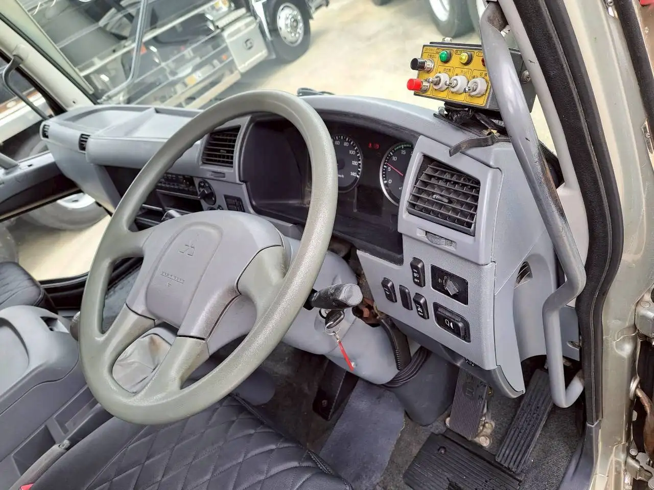 三菱 ファイター 中型/増トン パッカー車 プレス式 ベッドの中古トラック画像12