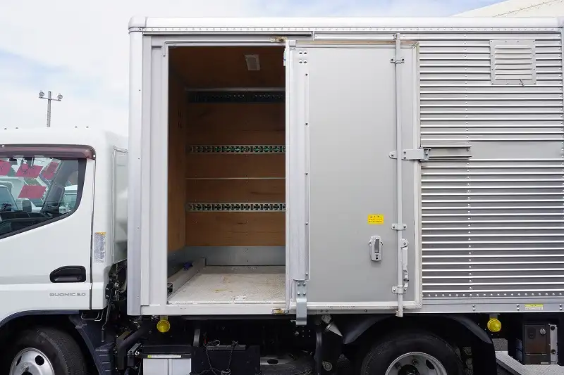 三菱 キャンター 小型 アルミバン パワーゲート サイドドアの中古トラック画像8