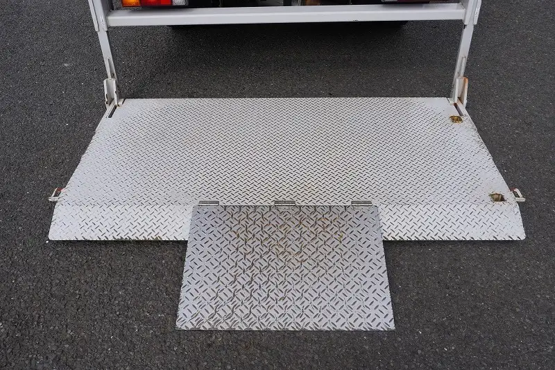 三菱 キャンター 小型 アルミバン パワーゲート TPG-FEA50の中古トラック画像8