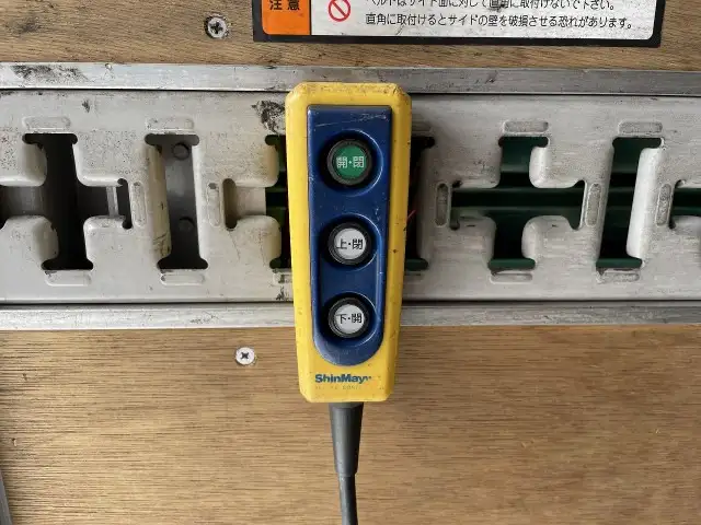 いすゞ エルフ 小型 アルミバン パワーゲート サイドドアの中古トラック画像11