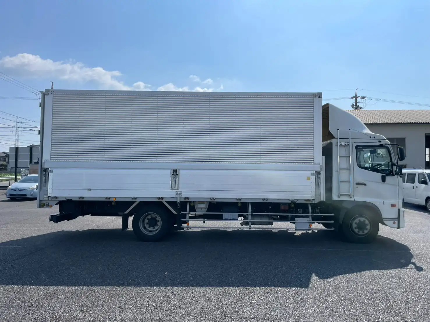 日野 レンジャー 中型/増トン ウイング エアサス ベッドの中古トラック画像3