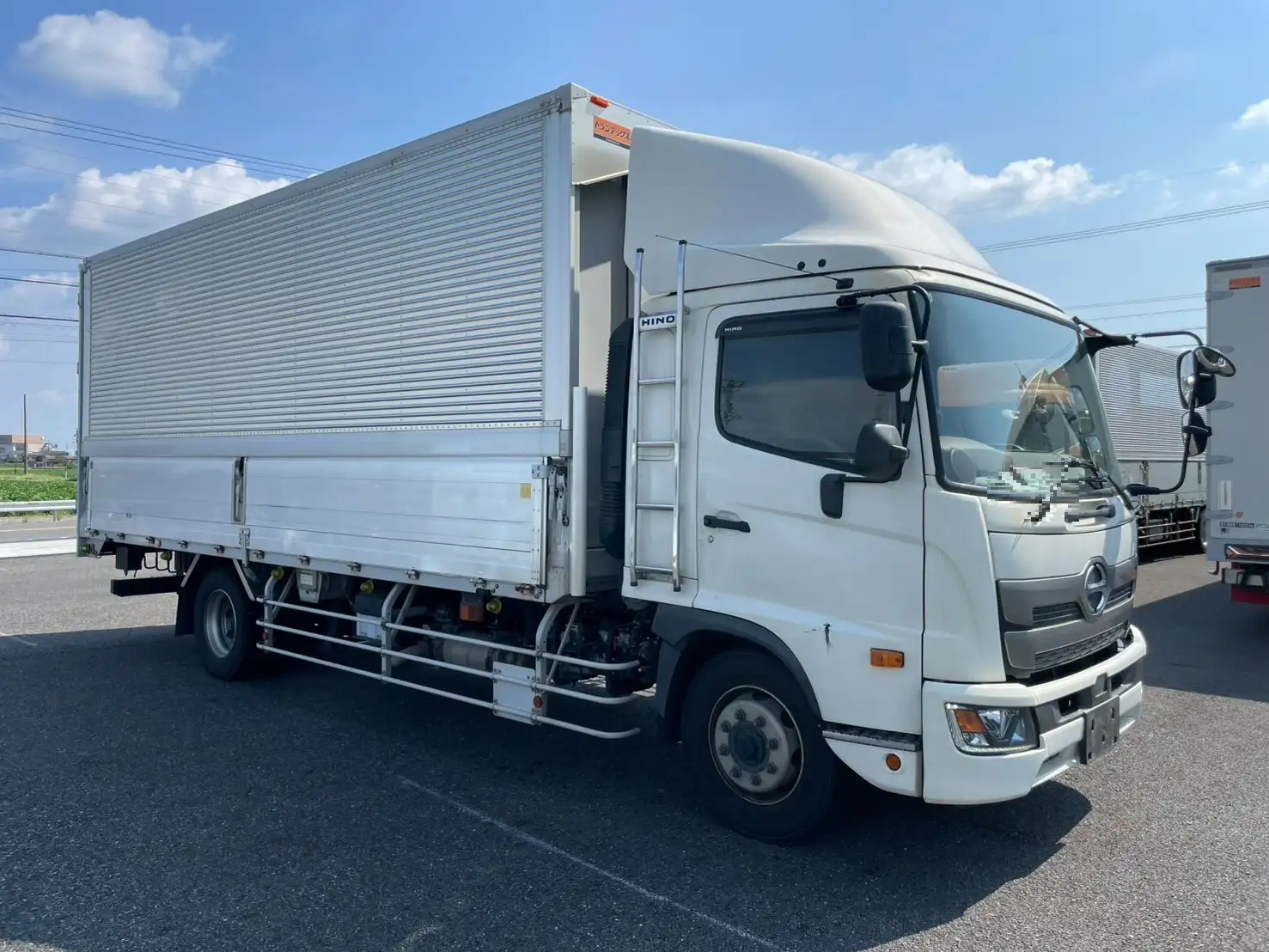 日野 レンジャー 中型/増トン ウイング エアサス ベッドの中古トラック画像2
