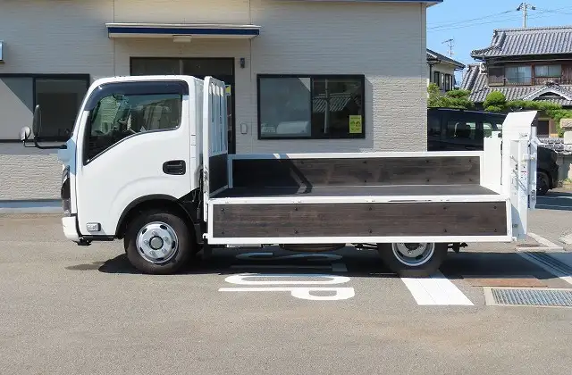いすゞ エルフ 小型 平ボディ パワーゲート 2RG-NJR88AFの中古トラック画像7