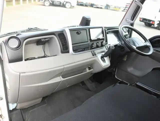 三菱 キャンター 小型 平ボディ TPG-FBA20 H30の中古トラック画像15