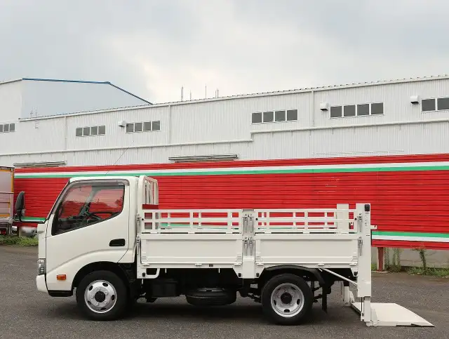 トヨタ トヨエース 小型 平ボディ パワーゲート 床鉄板の中古トラック画像6
