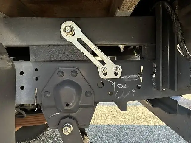 いすゞ エルフ 小型 平ボディ パワーゲート 床鉄板の中古トラック画像16