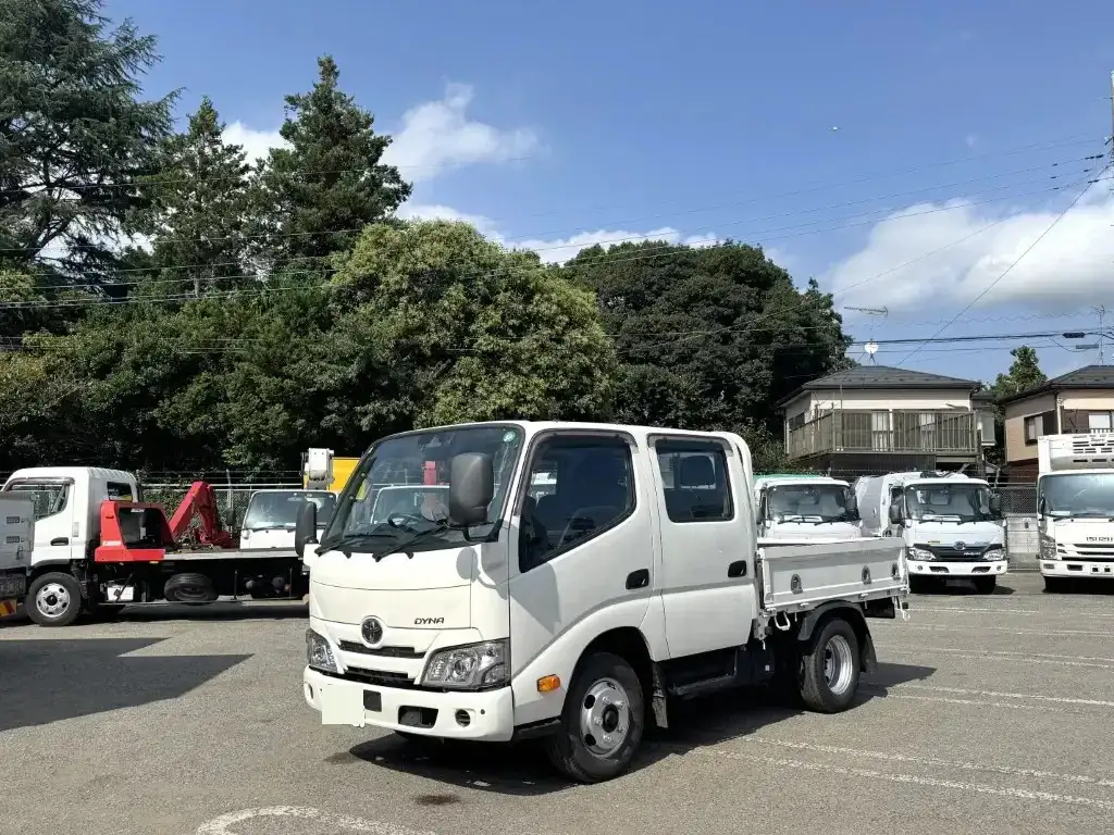 トヨタ ダイナ 小型 平ボディ Wキャブ 2RG-XZU605 の中古トラック【車両No.197020】