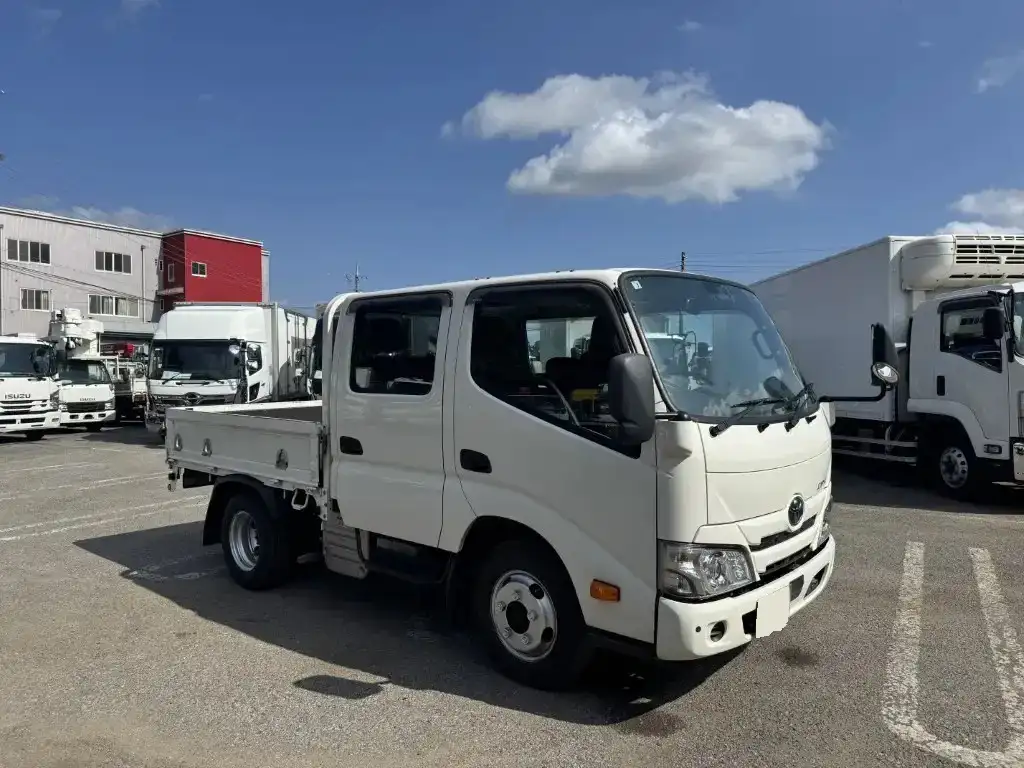 トヨタ ダイナ 小型 平ボディ Wキャブ 2RG-XZU605の中古トラック画像2