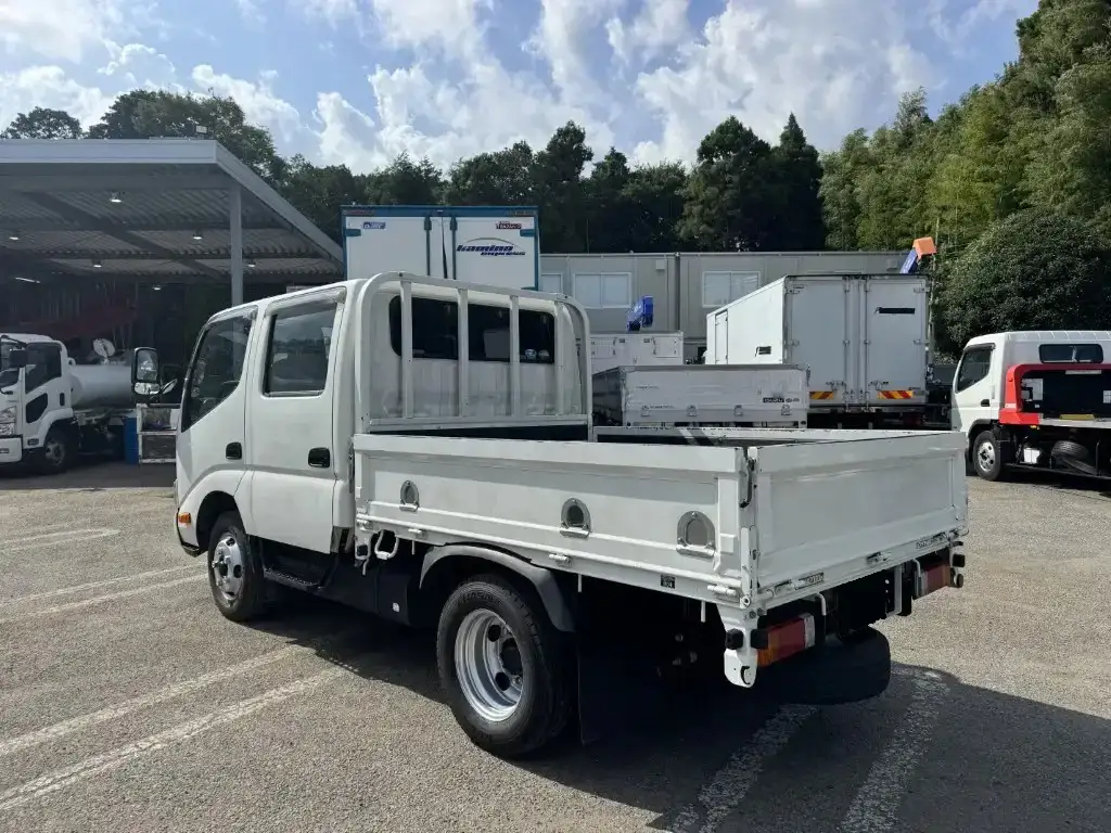 トヨタ ダイナ 小型 平ボディ Wキャブ 2RG-XZU605の中古トラック画像5