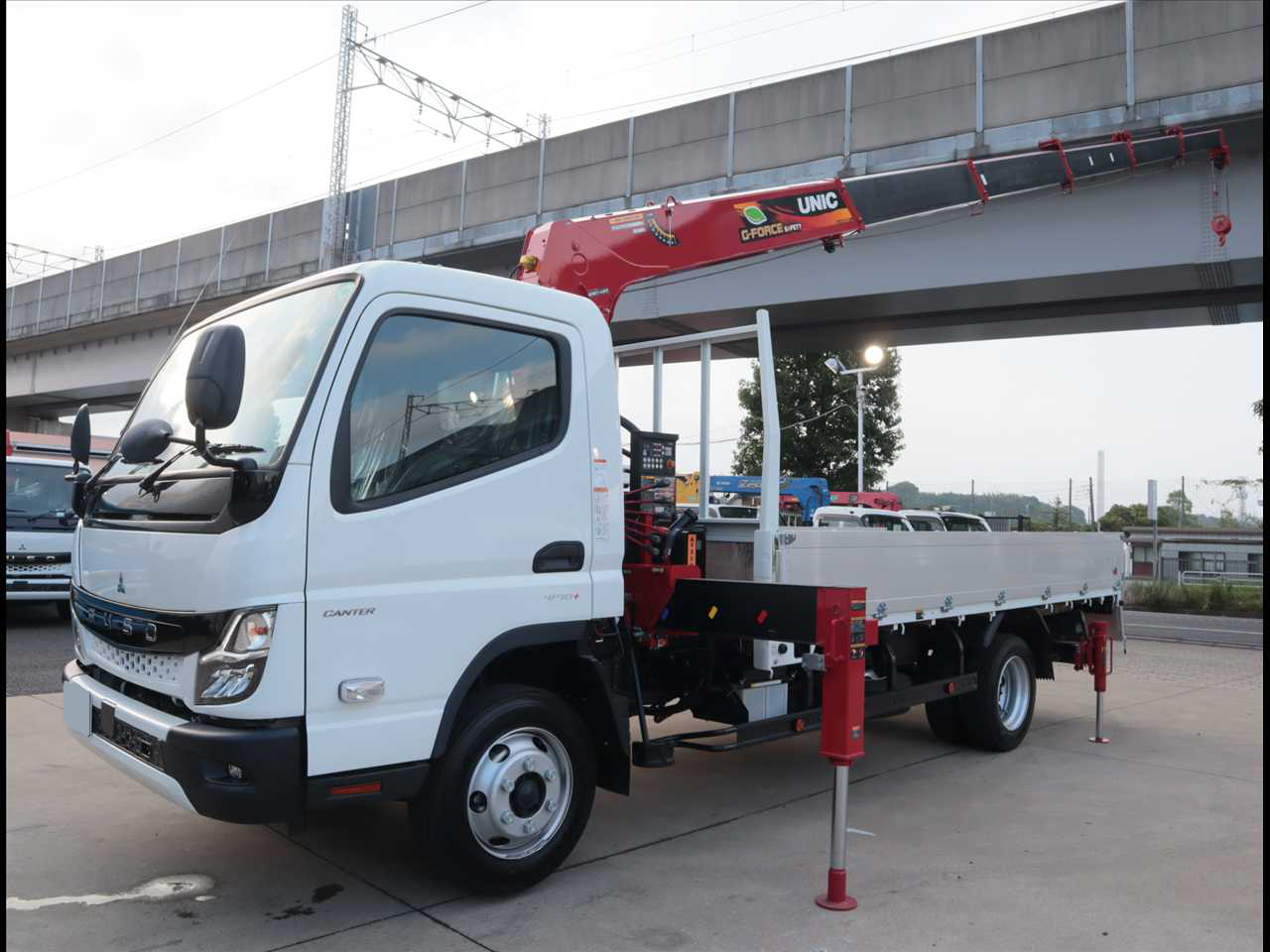 三菱 キャンター 小型 クレーン付 超ロング