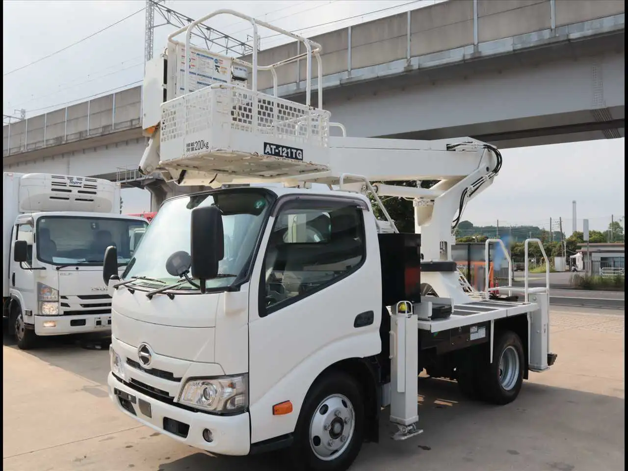 日野 デュトロ 小型 高所・建柱車 高所作業車 2RG-XZU600Xの中古トラック画像1