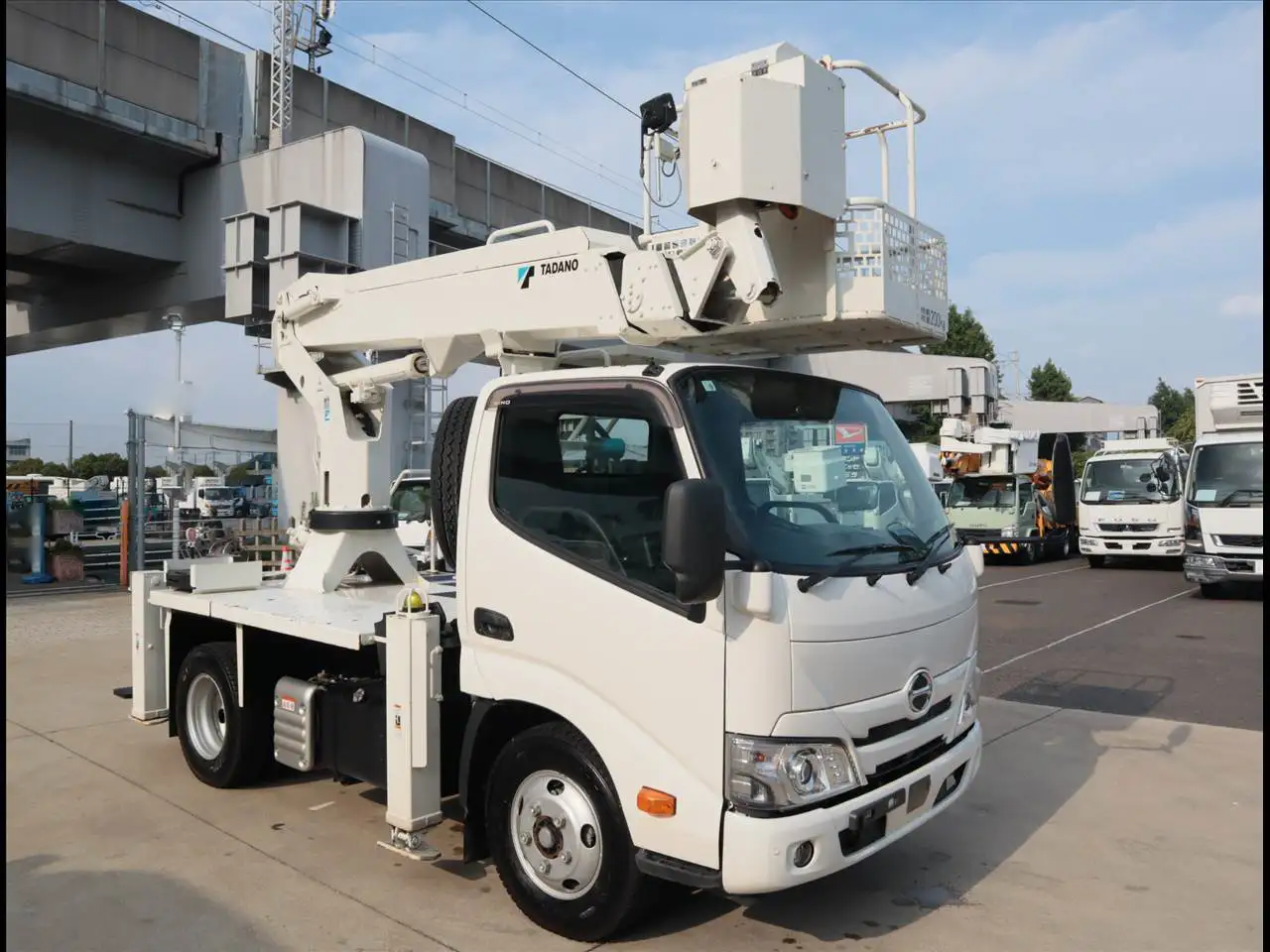 日野 デュトロ 小型 高所・建柱車 高所作業車 2RG-XZU600Xの中古トラック画像2