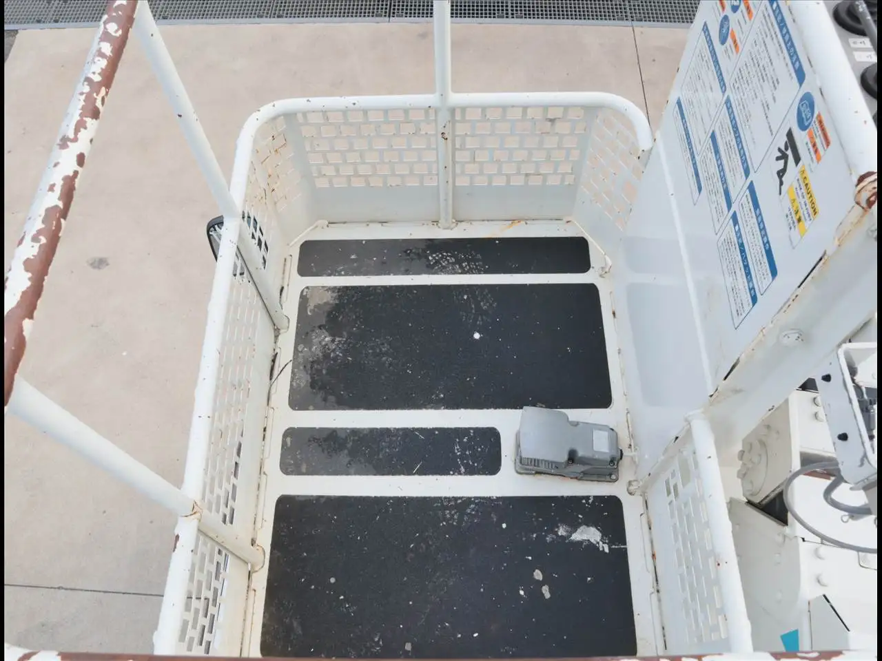 日野 デュトロ 小型 高所・建柱車 高所作業車 2RG-XZU600Xの中古トラック画像9