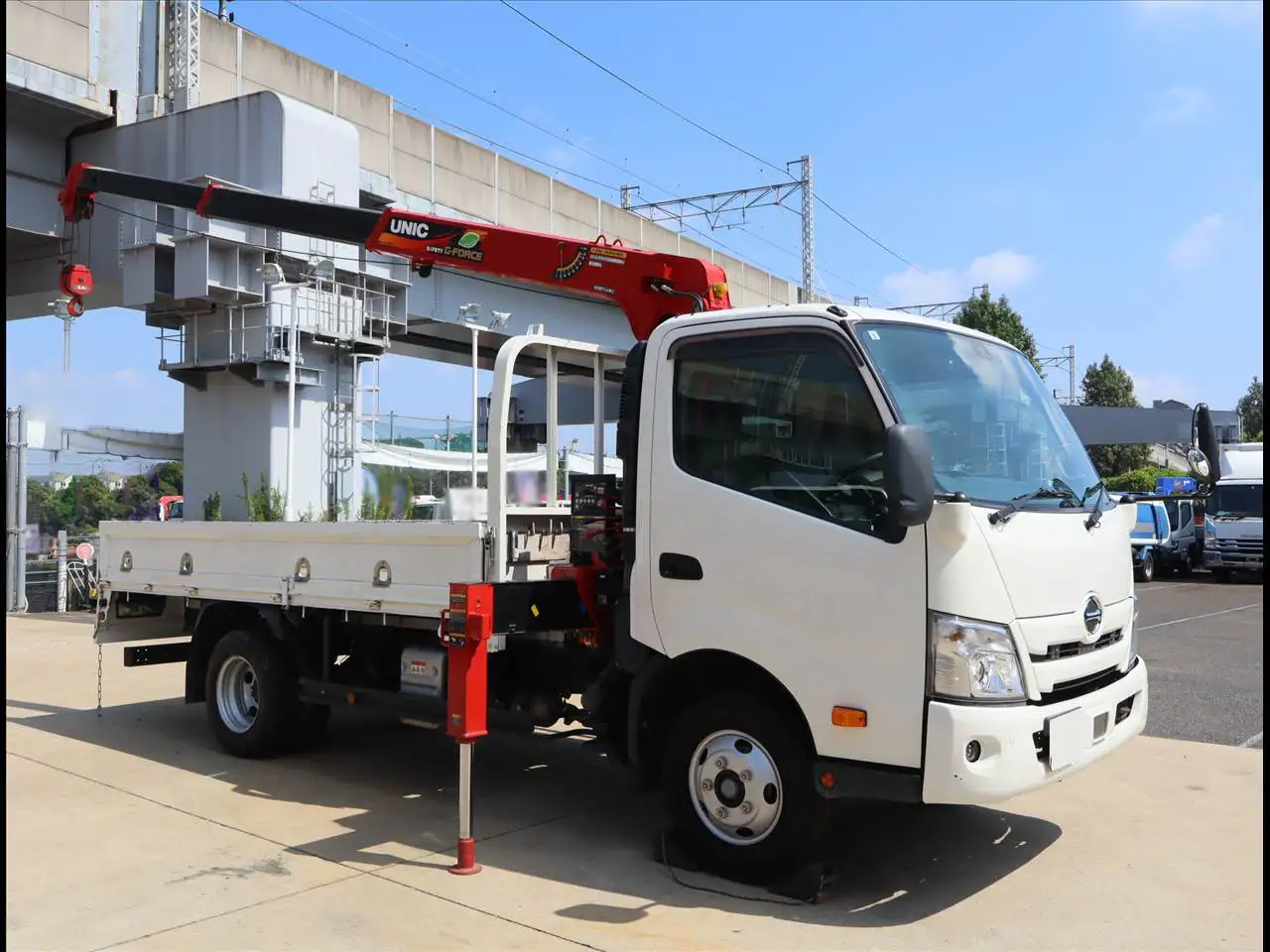 日野 デュトロ 小型 クレーン付 3段 フックインの中古トラック画像2