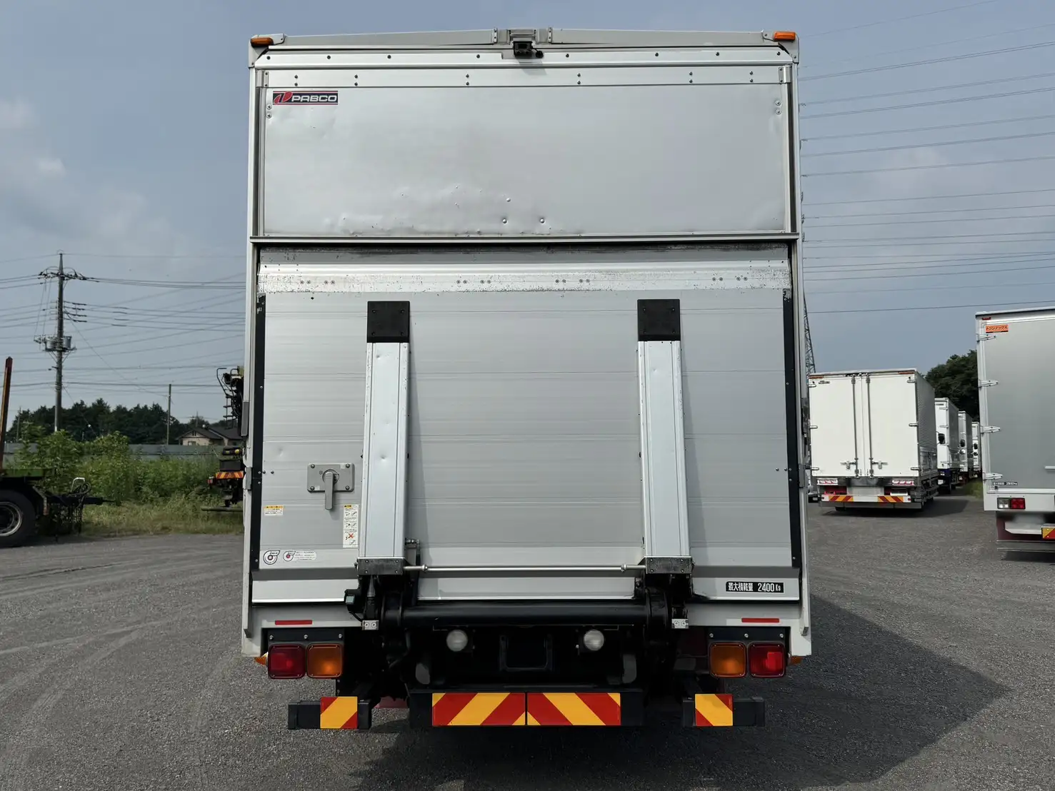 三菱 ファイター 中型/増トン ウイング パワーゲート ベッドの中古トラック画像3