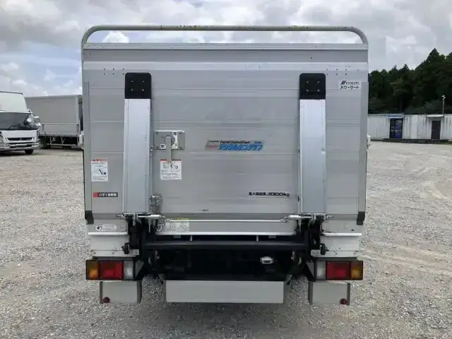 いすゞ エルフ 小型 平ボディ パワーゲート アルミブロックの中古トラック画像4